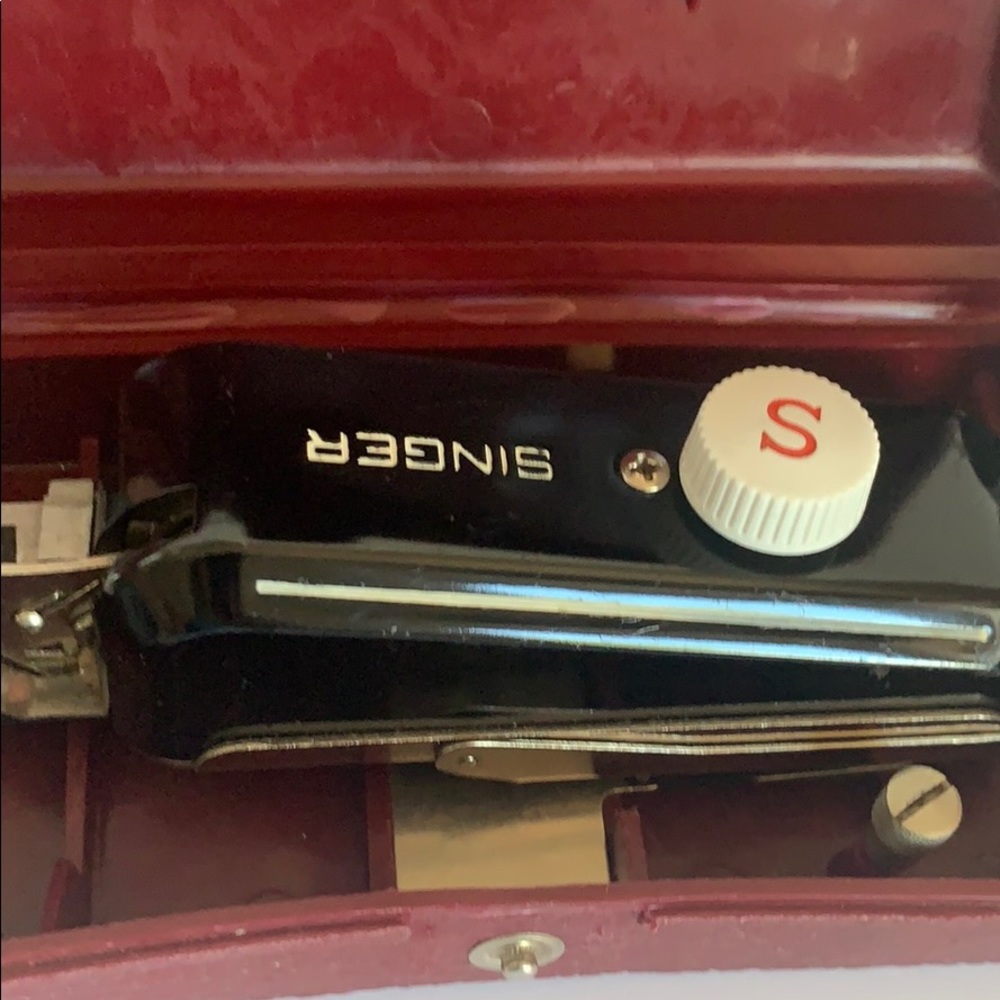 Singer Buttonholer - image 2